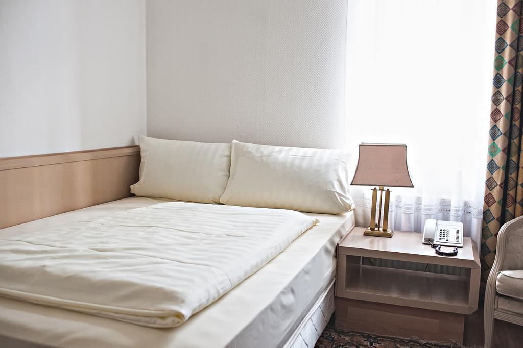 Loewen Hotel Offenbach am Main Szoba fotó