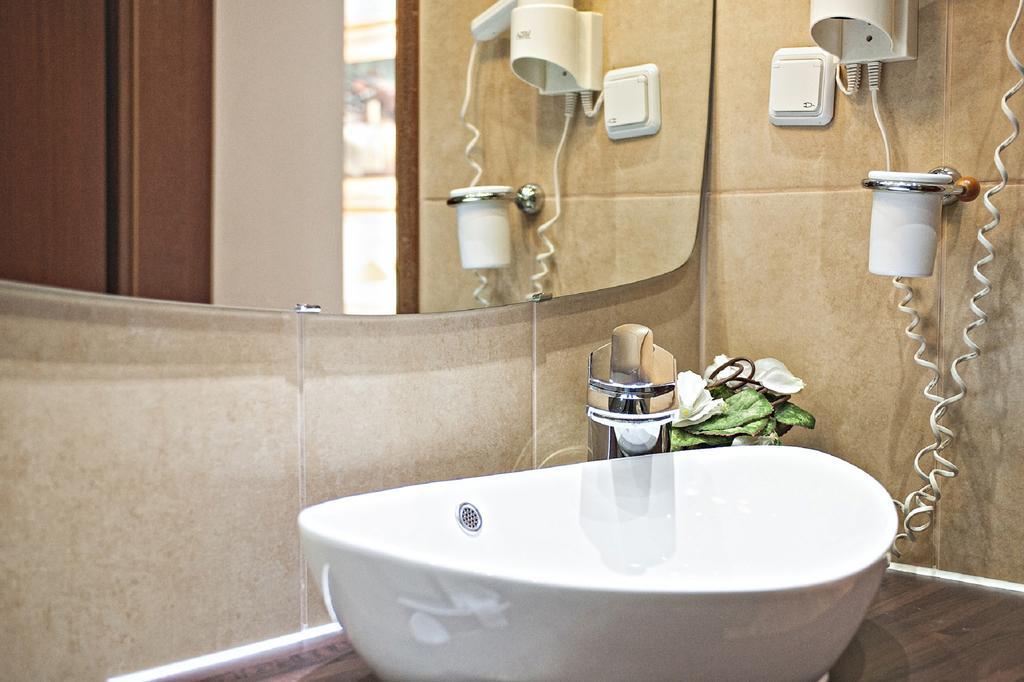 Loewen Hotel Offenbach am Main Szoba fotó